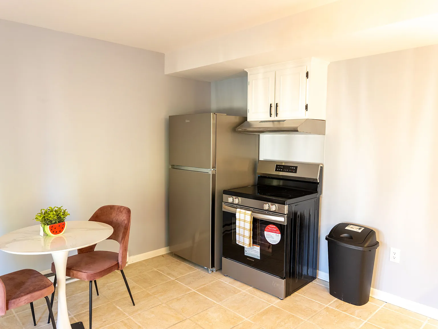 2 bed, 975 sqft, $1,800 — Photo 4