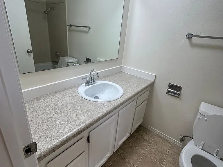 Cresswell Apartments — Photo 28