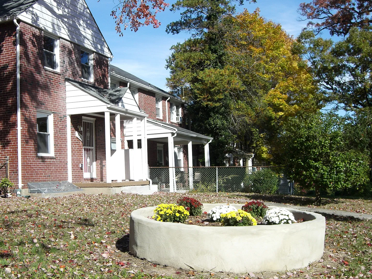 3 bed, 1.5 bath, 1152 sqft, $1,985 — Photo 4