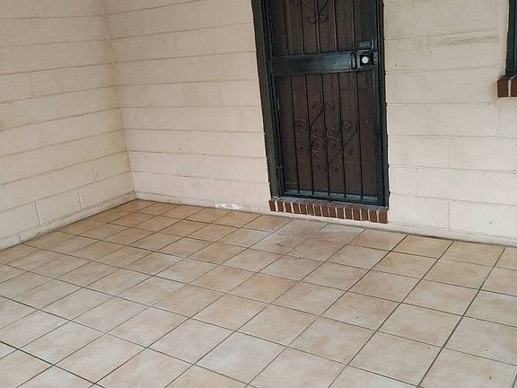 3rd image of 7524 Bloxham Ave