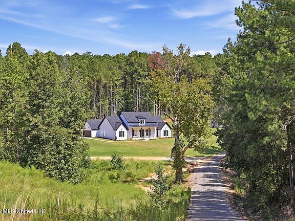 4th image of 110 Cypress Ln