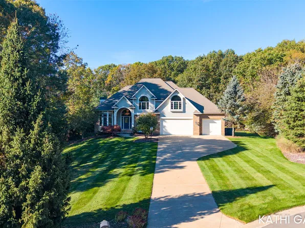 17179 Majestic Rdg, West Olive, MI 49460