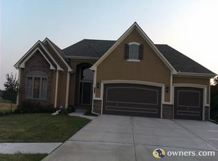 1036 SW Argyl Cir, Lees Summit, MO 64081