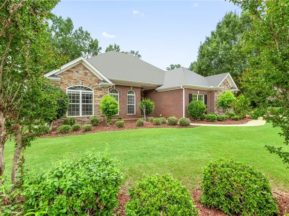 1813 Roanoke Ln, Auburn, AL 36830