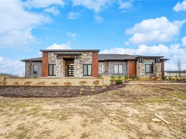 1399 Stone Ridge Ct, Xenia, OH 45385