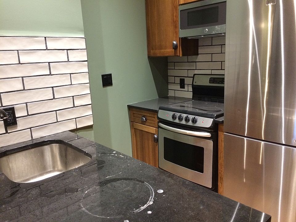 1st image of 194 Montrose Ave #Or
