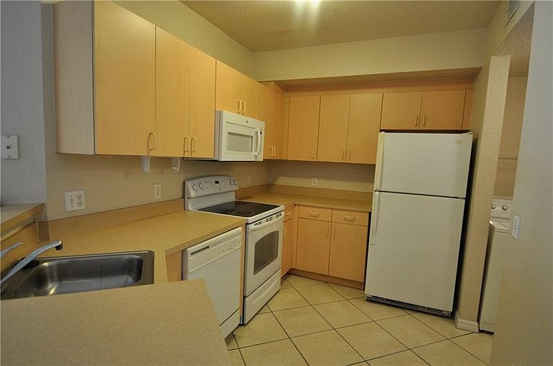1st image of 604 Belmont Ln #604