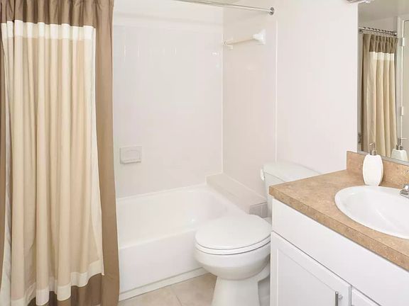 3rd image of 1963 Columbia Pike APT 33
