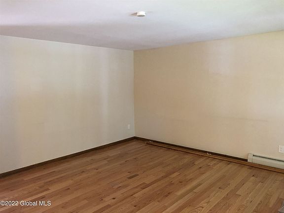 5th image of 53 Water St