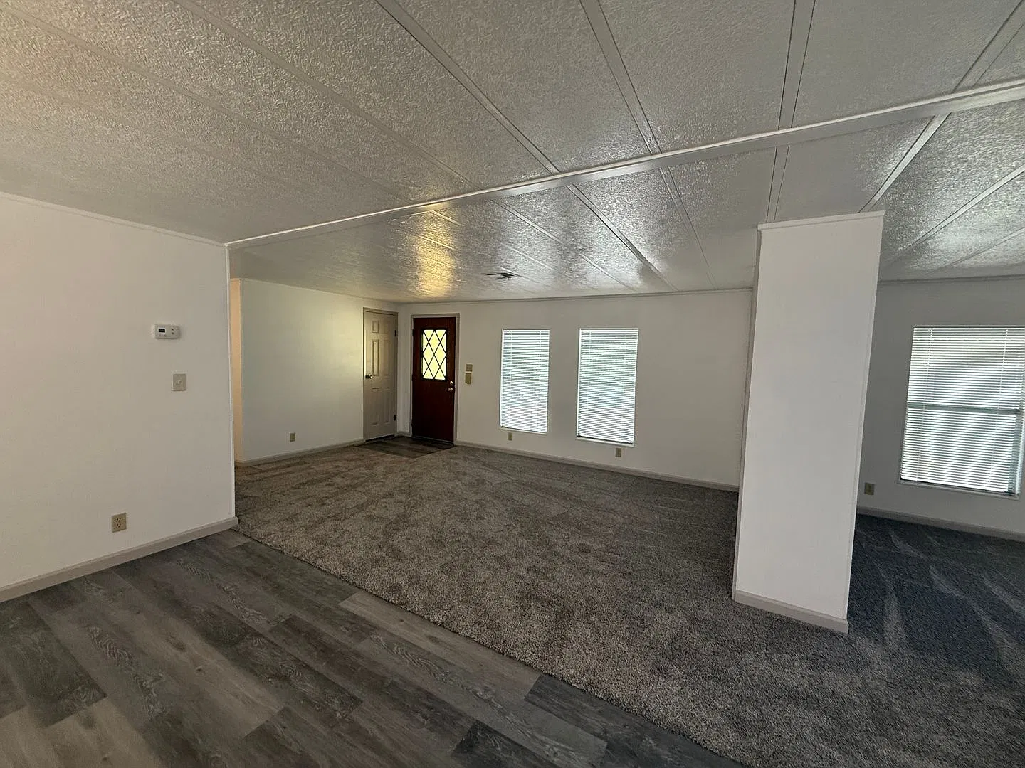 3 Bedroom 2 Bathroom Mobile Home — Photo 3
