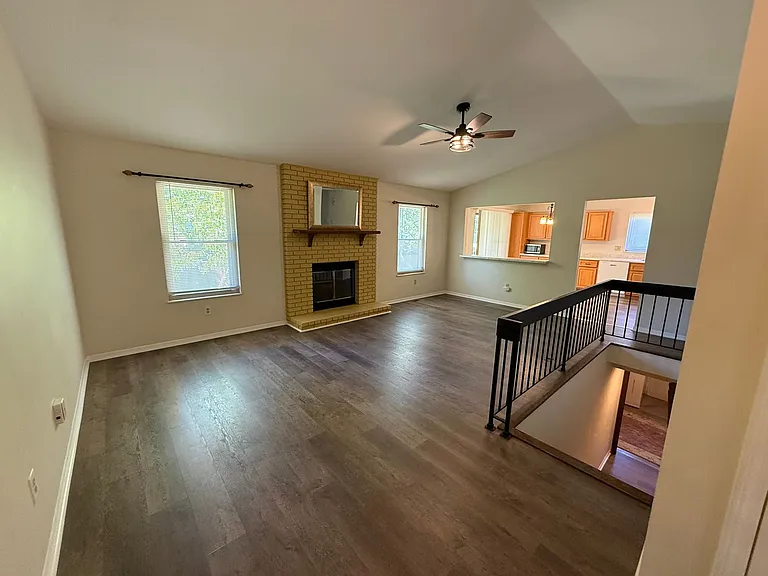 17 Hurstfield Ct — Photo 4