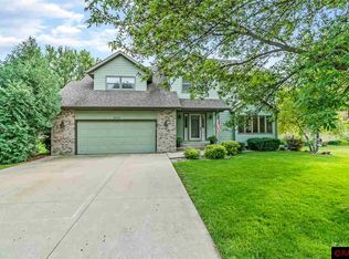 2213 Northridge Dr, North Mankato, MN 56003