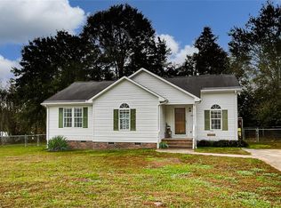 2504 Megan Dr, Ramseur, NC 27316