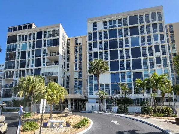 7400 Sun Island Dr #205, Saint Petersburg, FL 33707