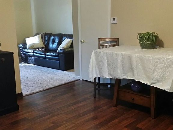Dining room 13'x13'