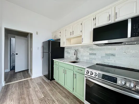 Rented by Evergreen Realty & Investments | media 6
