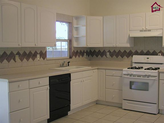 4th image of 2216 Magnolia Dr