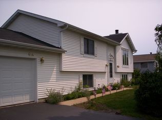 614 W Sheridan Rd, Lakemoor, IL 60051