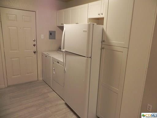 2nd image of 605/607 Hackberry St