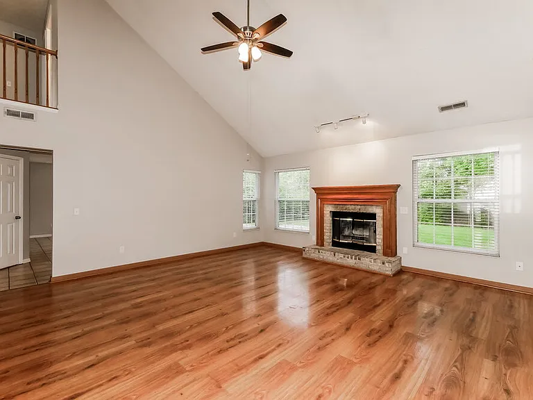 401 Creekstone Dr — Photo 5