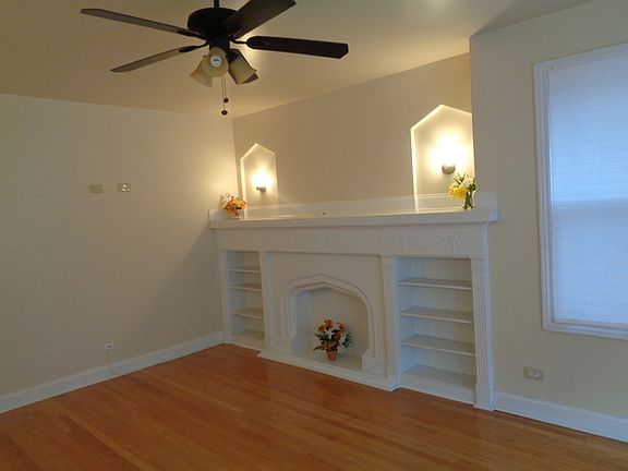 2nd image of 8233 S Eberhart Ave APT 2B