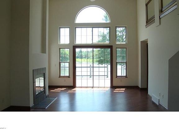 3rd image of 604 Windjammer Dr #1