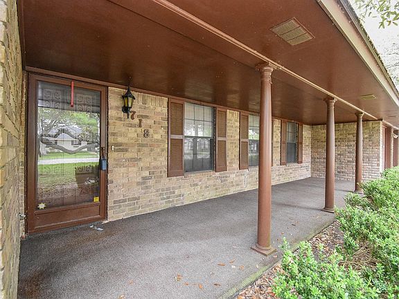 3rd image of 718 Partridge Ln