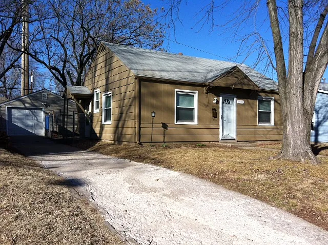 4914 Woodend Ave — Photo 1