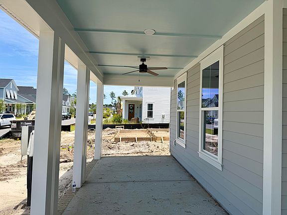 3rd image of 807 Gentle Breeze Dr