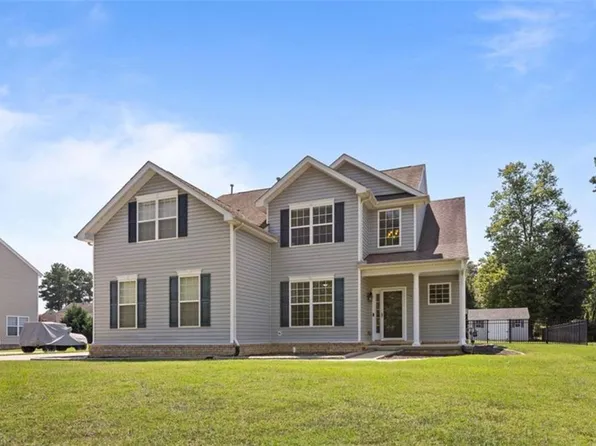 224 Wellington Cir, Smithfield, VA 23430
