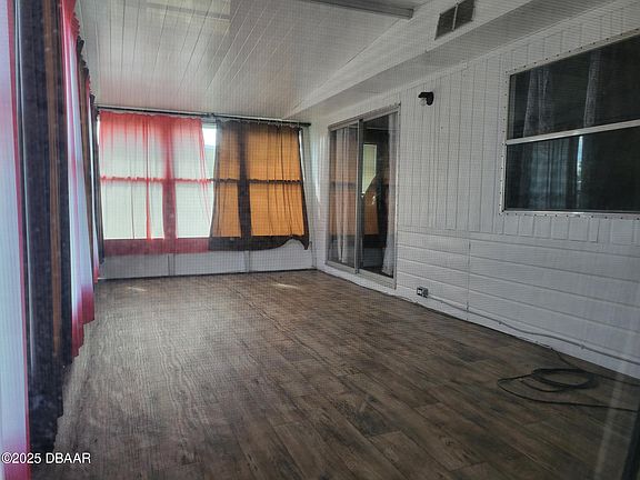 3rd image of 5204 Taylor Ave