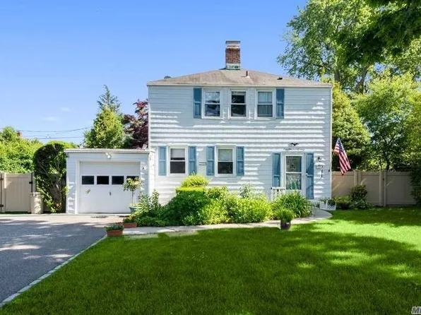 170 Lexington St, Westbury, NY 11590