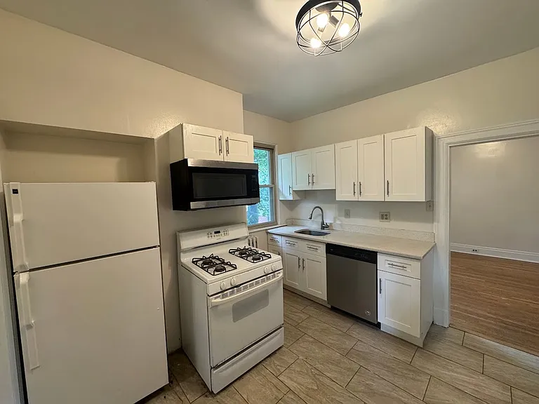 5542 Fair Oaks Street — Photo 8