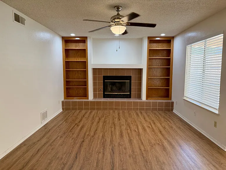 993 E Edgemont Dr — Photo 16