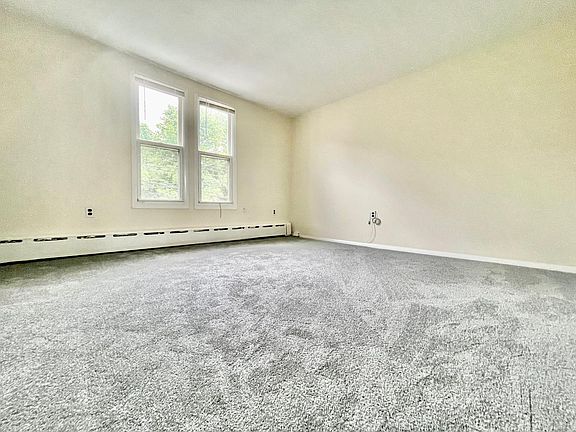 4th image of 49 John St Floor 2