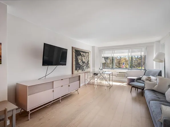 220-55 46th Avenue #3U, Bayside, NY 11361