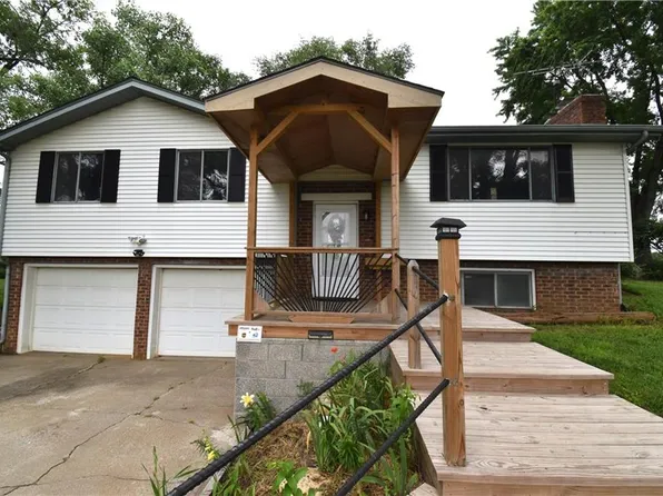 21282 Parallel Rd, Tonganoxie, KS 66086