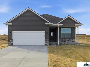 9710 N 167th Avenue Cir, Bennington, NE 68007