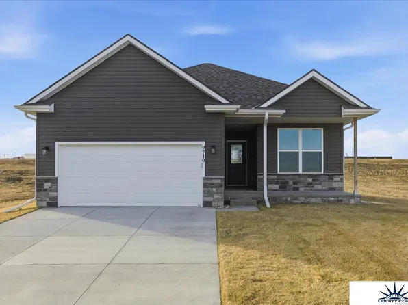 9710 N 167th Avenue Cir, Bennington, NE 68007