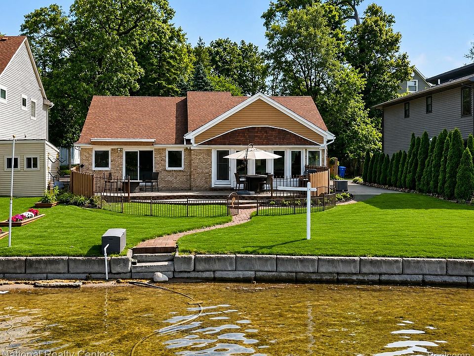 1st image of 560 Black Oaks Trl