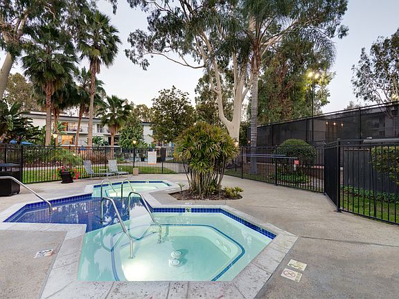 3rd image of 22222 Victory Blvd #1590604