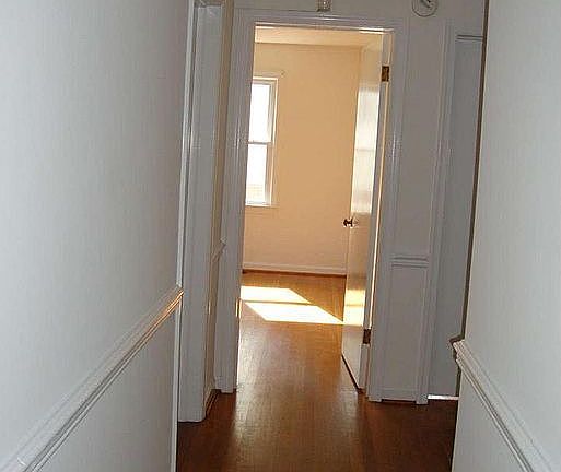 3rd image of 219 Stratford Ave