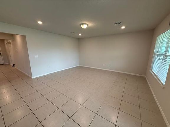 5th image of 11523 Middle Fork Way