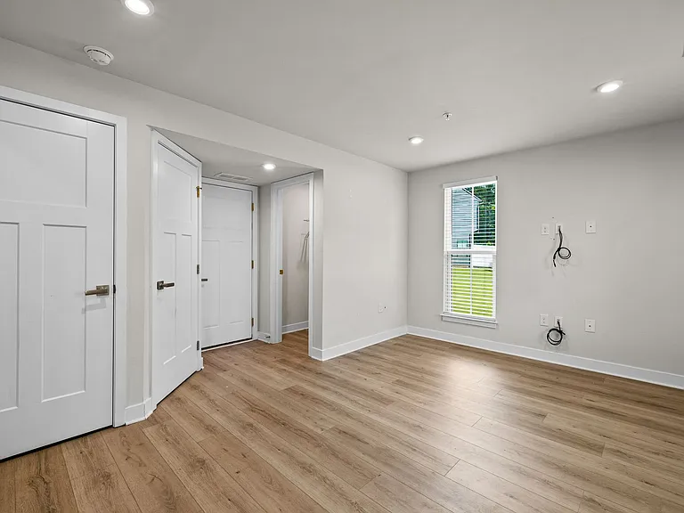 245 Climbing Ivy Cir — Photo 17