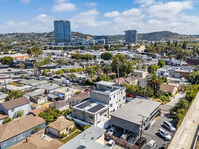5933 Comey — Photo 82