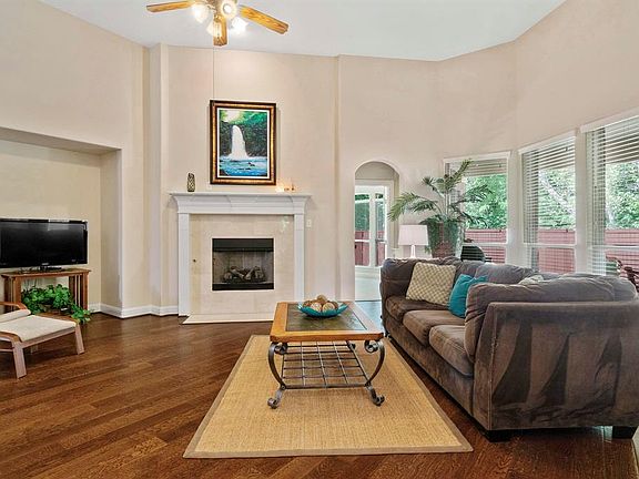 3rd image of 5541 Dorchester Ln