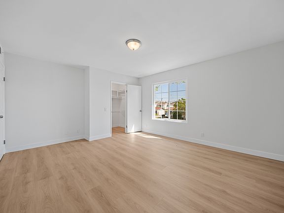 3rd image of 217 W Carroll Ave #1
