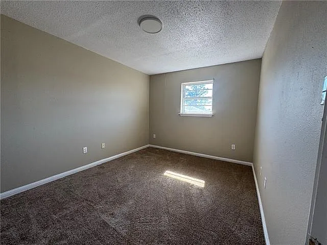 3106 Laplace St — Photo 11