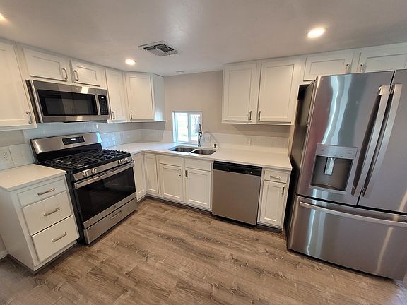3rd image of 515 Mistletoe Ave