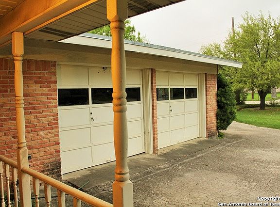 3rd image of 112 Parade Dr